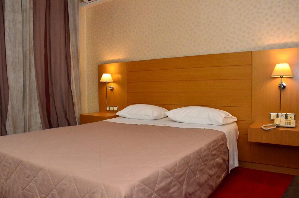 Deves Hotel Nauplie Extérieur photo